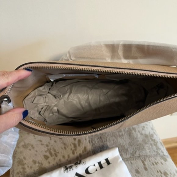 Coach New Messenger Crossbody bag, color Beige/Natural - Picture 5 of 8